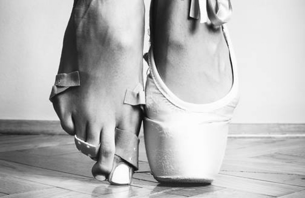 Pé de bailarina: cuidados necessários com os pés!